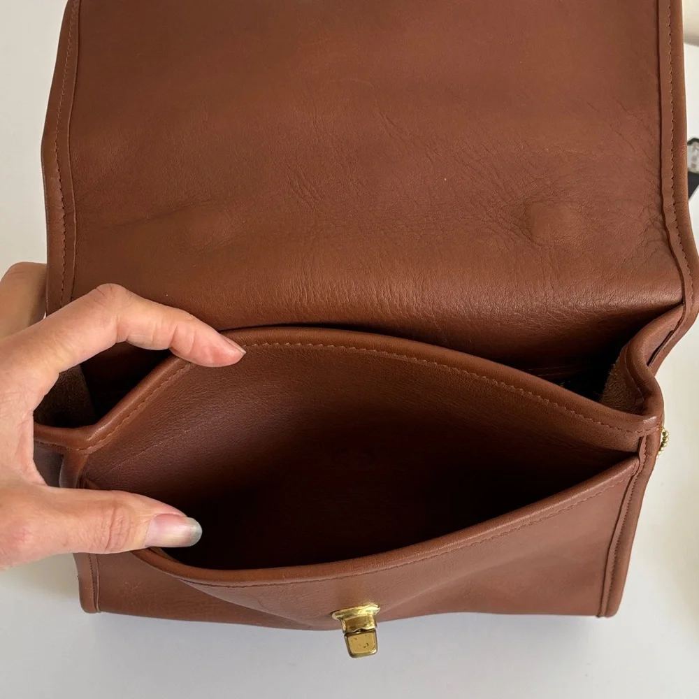 Coach Vintage Brown‎ Leather 9870 Court Crossbody Bag